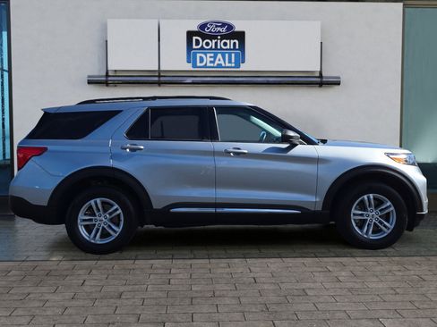 Certified 2023 Ford Explorer XLT w/ Equipment Group 202A image 2