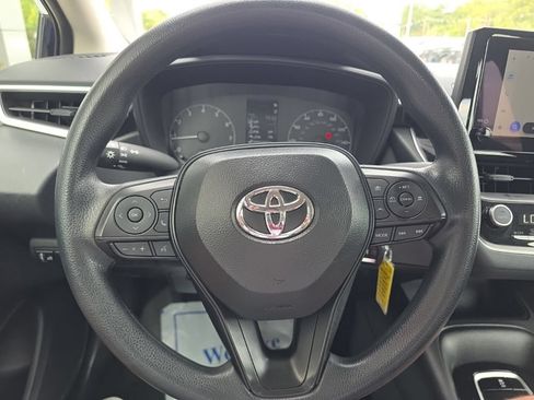 Used 2025 Toyota Corolla LE FWD image 18
