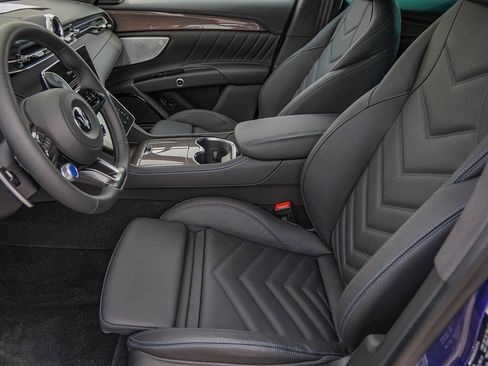 New 2026 Maserati Grecale Modena image 9