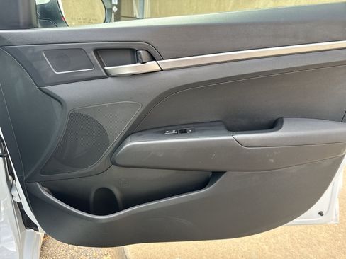 Used 2020 Hyundai Elantra SE w/ Cargo Package (C1) FWD image 32
