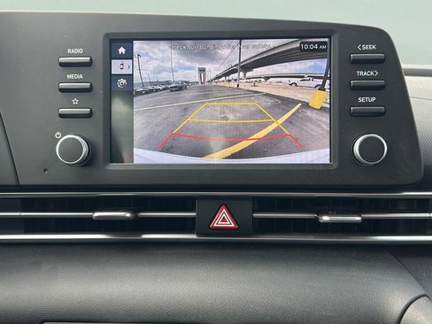 Certified 2025 Hyundai Elantra SE image 18