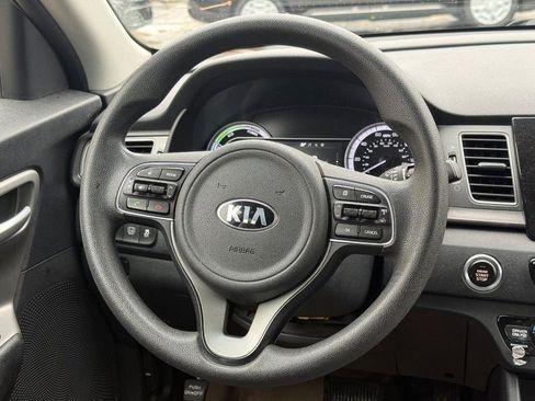 Used 2019 Kia Niro LX image 12