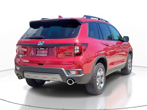 Used 2023 Honda Passport TrailSport image 2