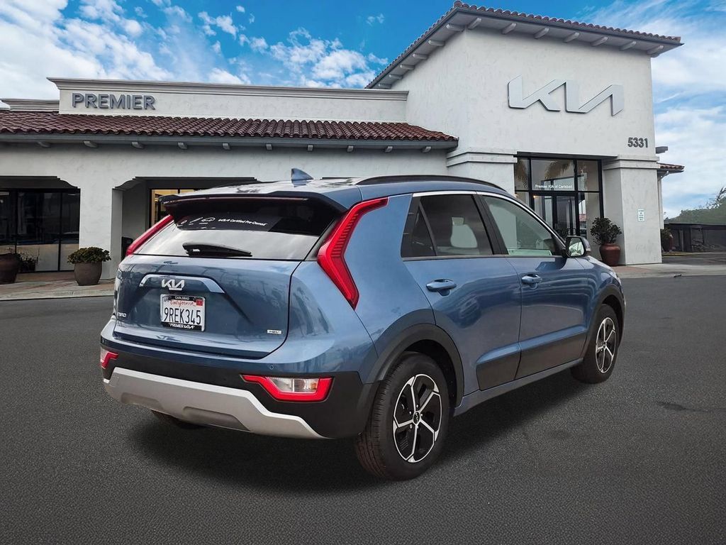 Certified 2025 Kia Niro EX FWD image 8