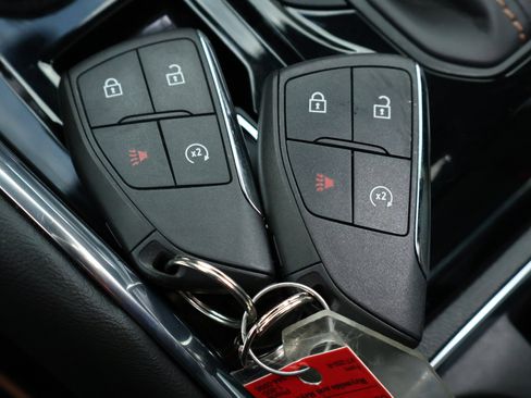 Certified 2024 GMC Canyon AT4 w/ AT4 Premium Package AWD/4WD image 29