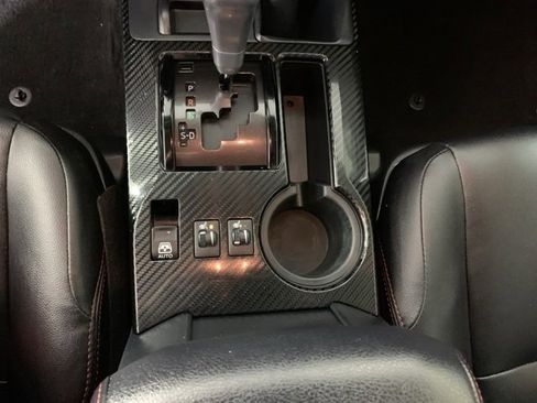 Used 2018 Toyota 4Runner TRD Off-Road Premium image 26