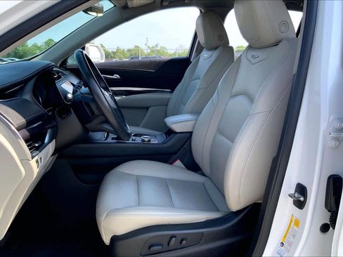 Used 2019 Cadillac XT4 Luxury FWD image 8