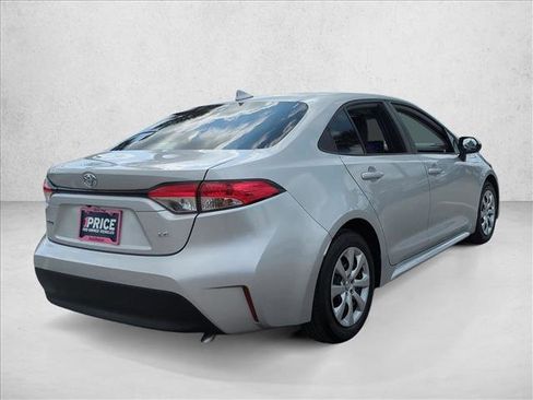 Used 2024 Toyota Corolla LE FWD image 5