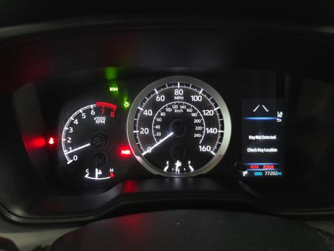 Used 2021 Toyota Corolla LE w/ LE Convenience Package FWD image 31