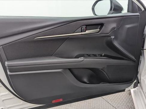 Used 2025 Toyota Camry LE image 13