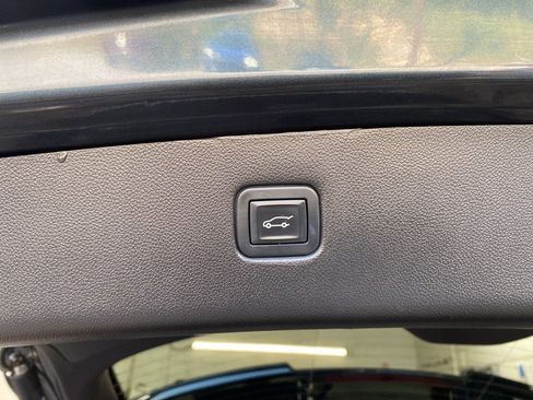 Certified 2019 Chevrolet Blazer LT image 16