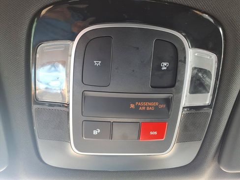 Used 2025 Hyundai Santa Cruz SE FWD image 27