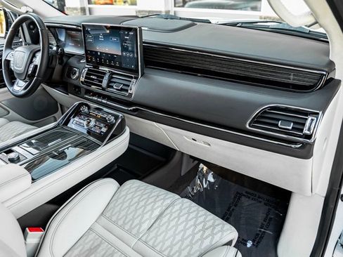 Used 2023 Lincoln Navigator L Black Label image 33