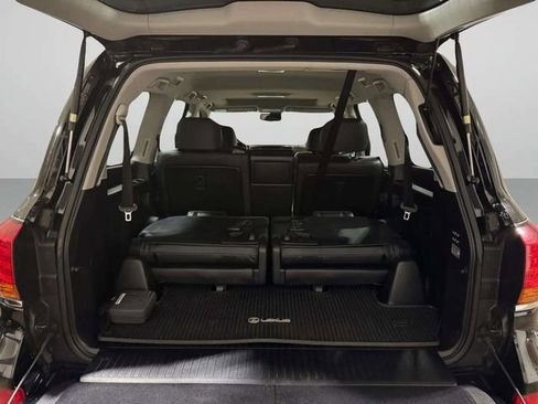 Used 2011 Lexus LX 570 4WD image 32