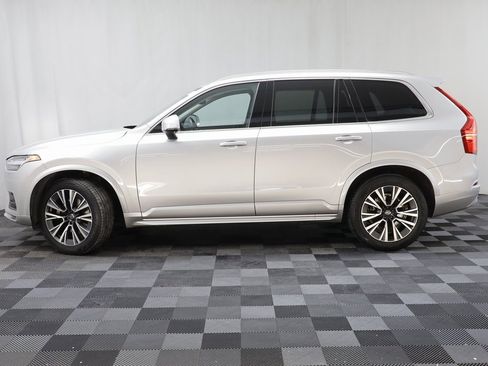 Used 2022 Volvo XC90 T6 Momentum w/ Climate Package image 4