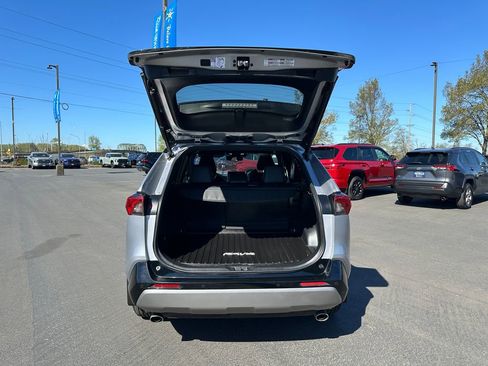 Used 2022 Toyota RAV4 XSE image 11