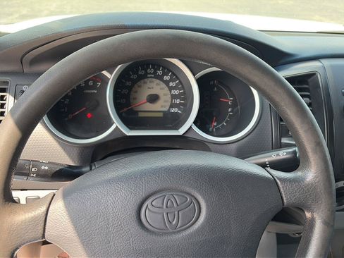 Used 2011 Toyota Tacoma 2WD Regular Cab image 19