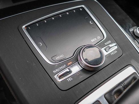 Used 2020 Audi Q5 e Premium Plus w/ Premium Plus Package image 26