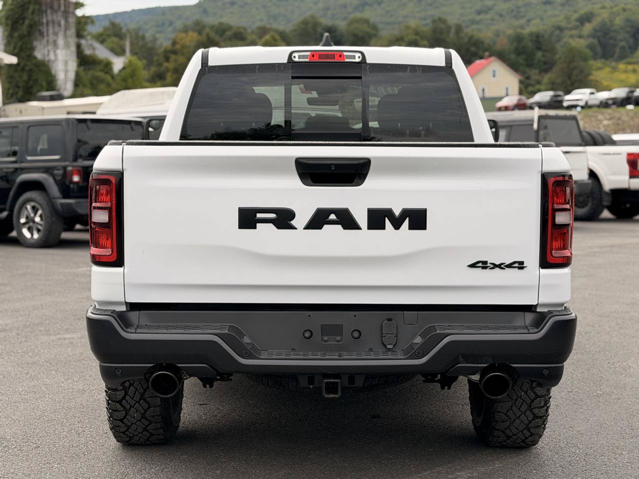 Used 2025 RAM 1500 Warlock AWD/4WD image 8