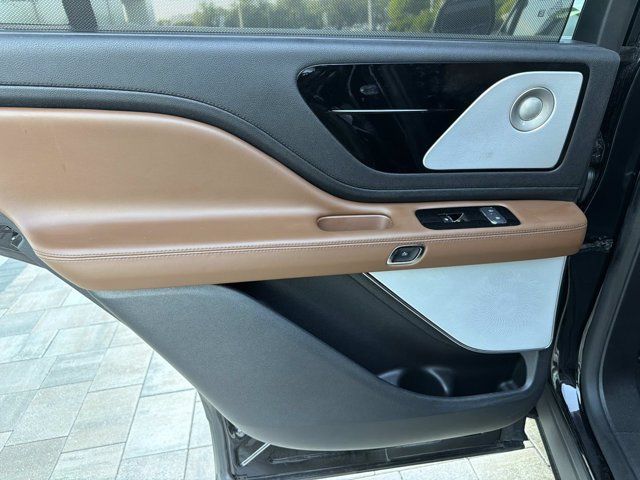 Used 2023 Lincoln Aviator Reserve w/ Equipment Group 201A RWD image 14