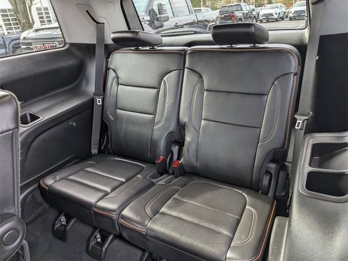 Used 2022 GMC Acadia AT4 w/ Technology Package image 16
