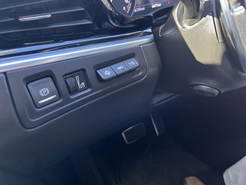 Used 2025 Cadillac XT6 Sport w/ Technology Package image 28