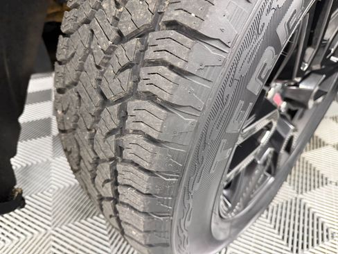 Used 2023 GMC Sierra 1500 Elevation image 29