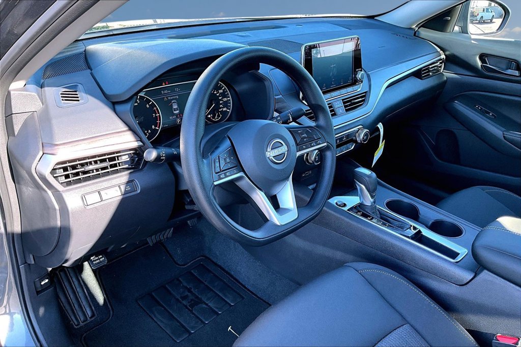 New 2026 Nissan Altima 2.5 SV FWD image 7