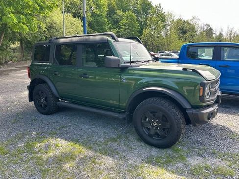 Used 2022 Ford Bronco Black Diamond AWD/4WD image 2
