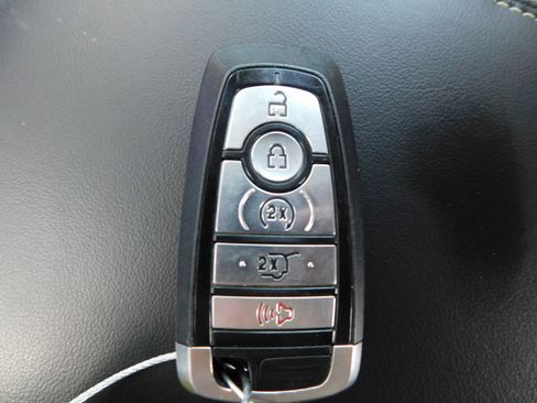 Used 2020 Ford Explorer XLT w/ Equipment Group 202A image 22