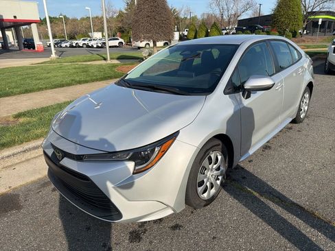 Used 2024 Toyota Corolla LE image 1