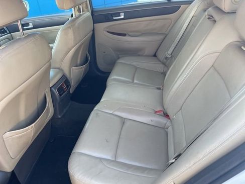 Used 2012 Hyundai Genesis 3.8 w/ Premium Pkg image 12