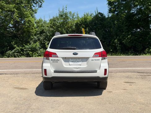 Used 2012 Subaru Outback 2.5i Limited AWD/4WD image 3