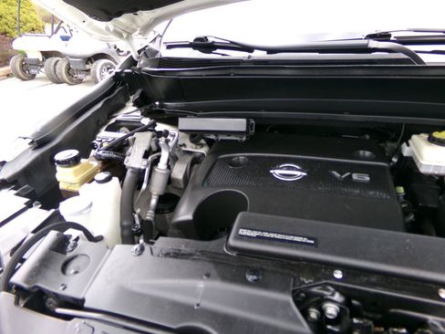 Used 2015 Nissan Pathfinder SL w/ SL Tech Package FWD image 28