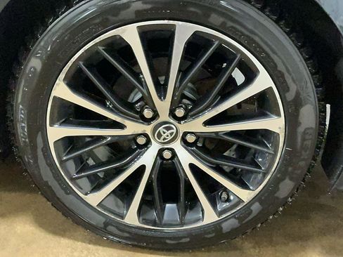 Used 2018 Toyota Camry SE image 7