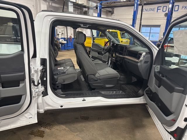 Used 2024 Ford F350 XL w/ XL Chrome Package RWD image 17