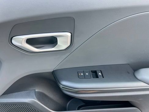 Certified 2025 Kia K4 FWD image 30