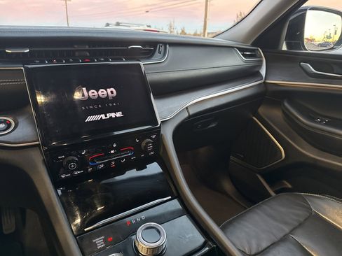 Used 2021 Jeep Grand Cherokee L Limited image 21