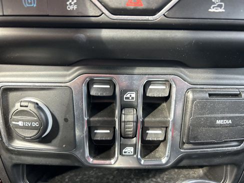 Used 2023 Jeep Wrangler Unlimited Sahara w/ Cold Weather Group image 23