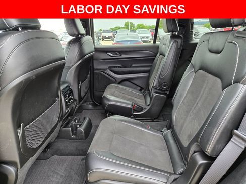 Used 2025 Jeep Grand Cherokee L Laredo RWD image 15
