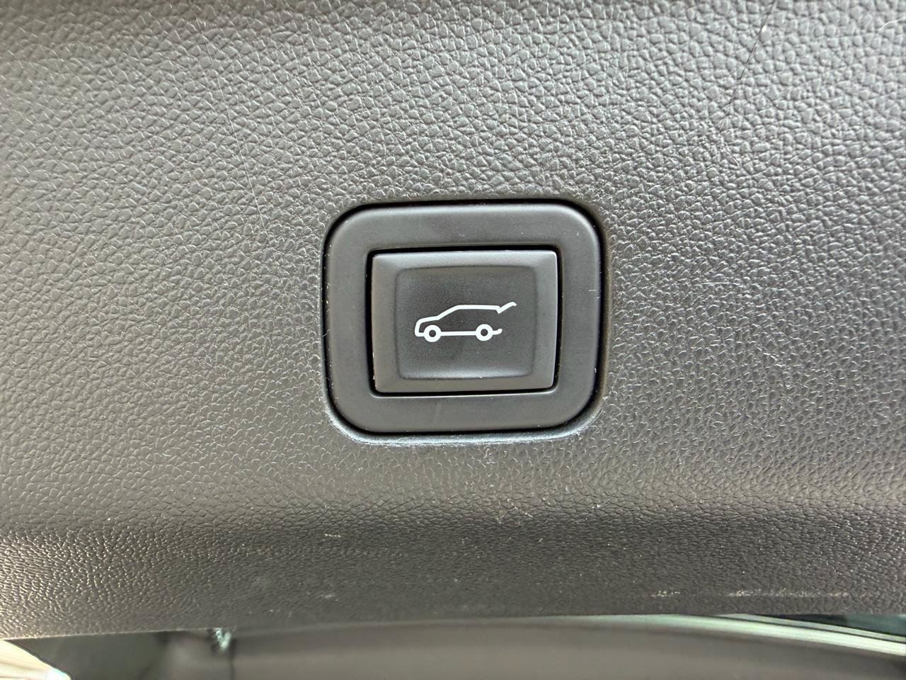 Used 2023 GMC Yukon Denali w/ Max Trailering Package AWD/4WD image 7
