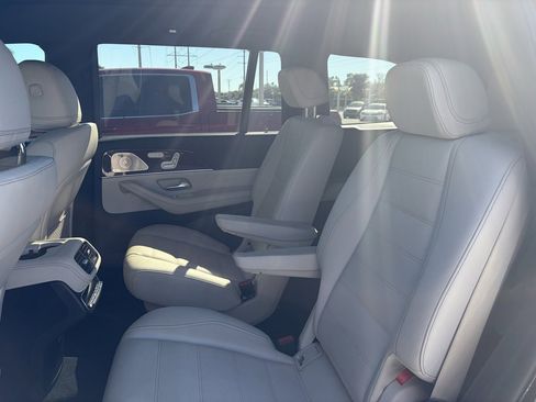 Used 2023 Mercedes-Benz GLS 580 4MATIC image 12