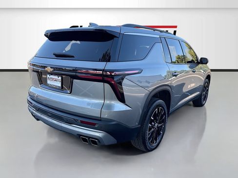 Used 2025 Chevrolet Traverse LT w/ Enhanced Driving Package AWD/4WD image 7
