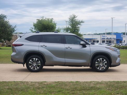New 2026 Toyota Highlander XLE AWD/4WD image 7