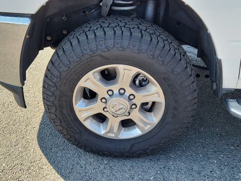 Used 2024 RAM 2500 Big Horn AWD/4WD image 7