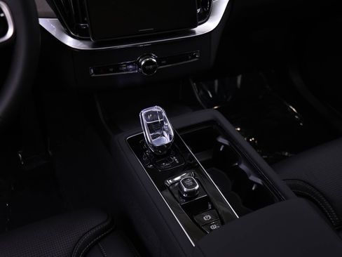 New 2026 Volvo XC90 B6 Ultra w/ Protection Package Premier AWD/4WD image 13