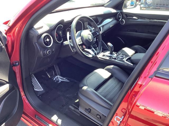 Used 2022 Alfa Romeo Stelvio Quadrifoglio w/ Active Assist Plus Package AWD/4WD image 7