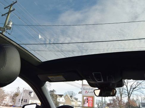 Used 2019 Mercedes-Benz GLE 43 AMG 4MATIC w/ Premium 3 Package image 31