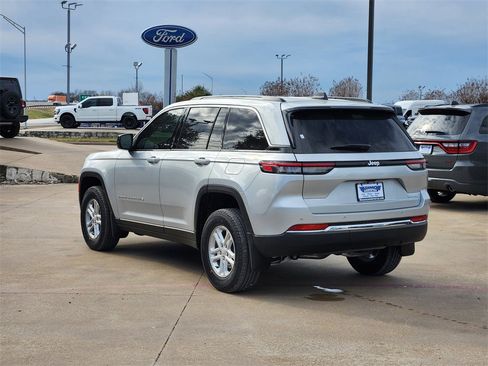 New 2025 Jeep Grand Cherokee Laredo w/ MOPAR Finishing Package image 3
