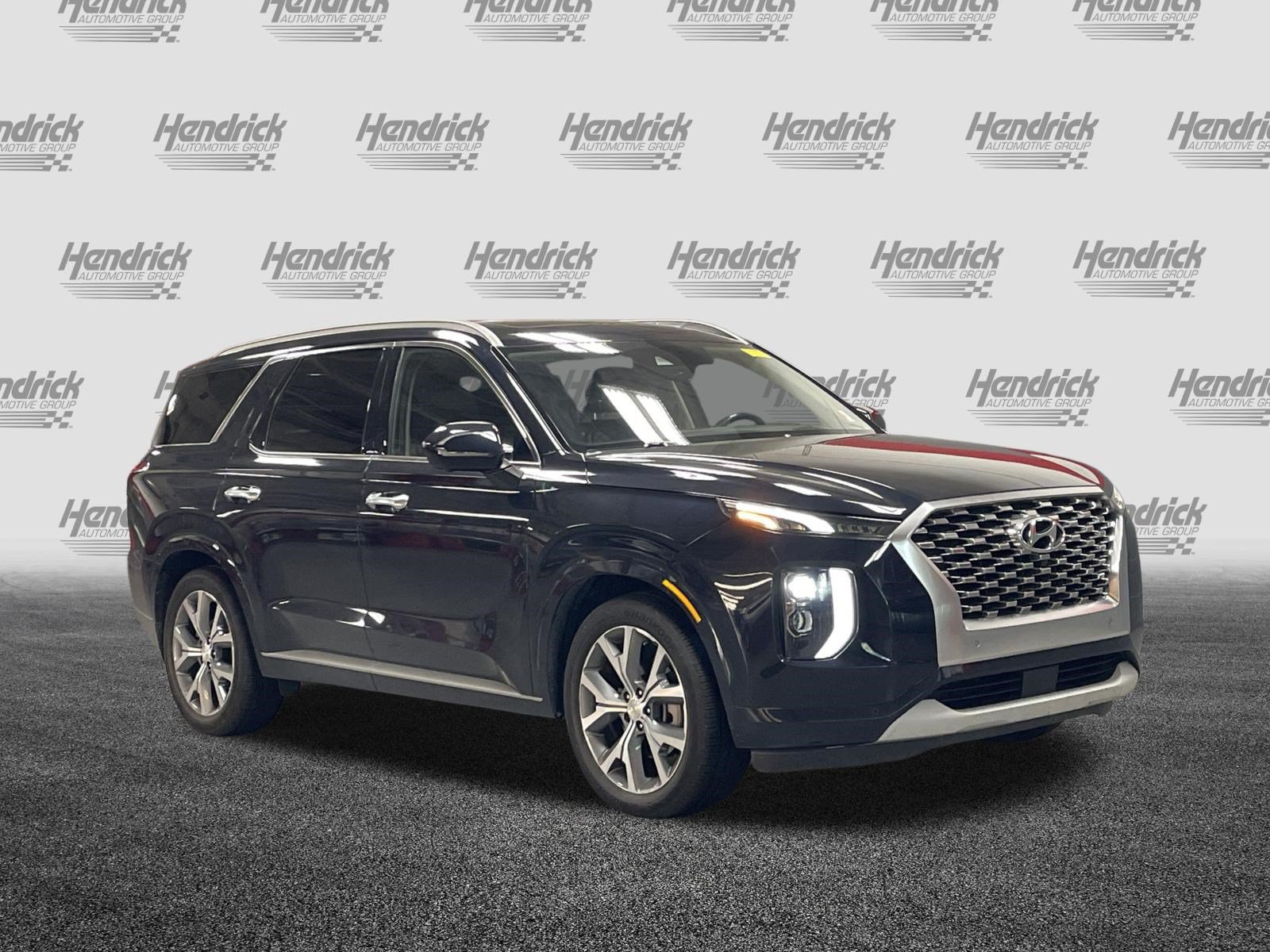 Used 2021 Hyundai Palisade Limited FWD image 2